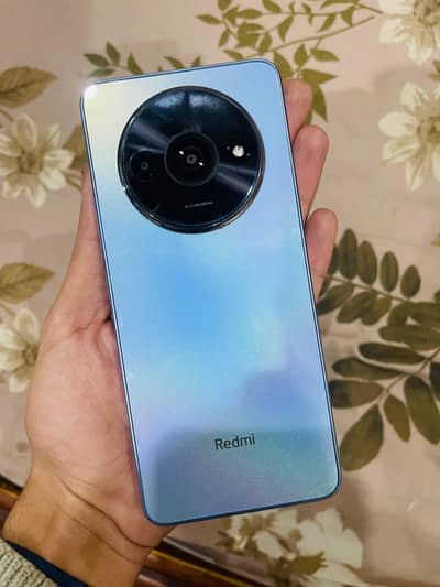 full box with charger like new phone 4/64