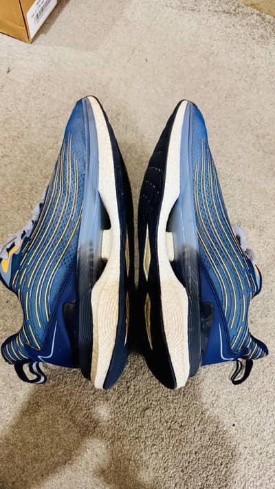 Original Runners (Hush Puppies) - 41 / 7