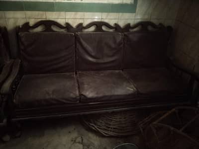 لکڑ کا صوفہ