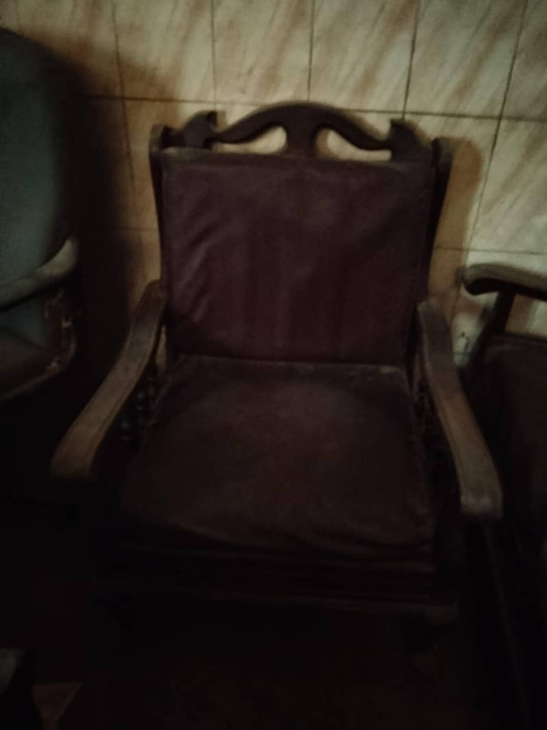 لکڑ کا صوفہ 1