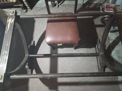 dinnig table with chiar