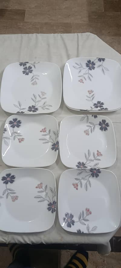 corelle used plate and bowls