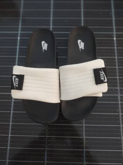 tranding slippers low price