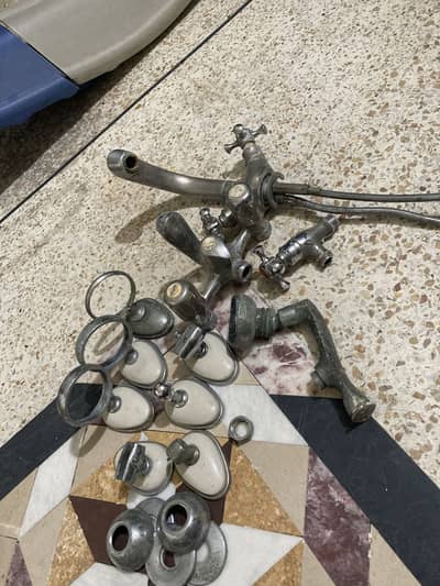 Washroom set few things