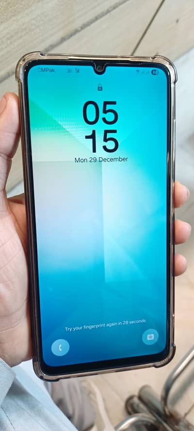 A06  6/128 with box charger