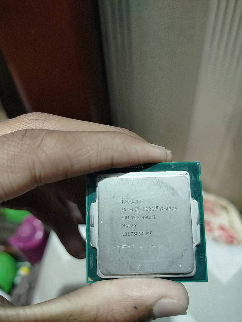 INTEL CORE i7 4770 4th generation processor 0