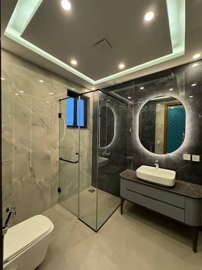 3 bed dd 1st floor portion available for sale in Gulshan block 2