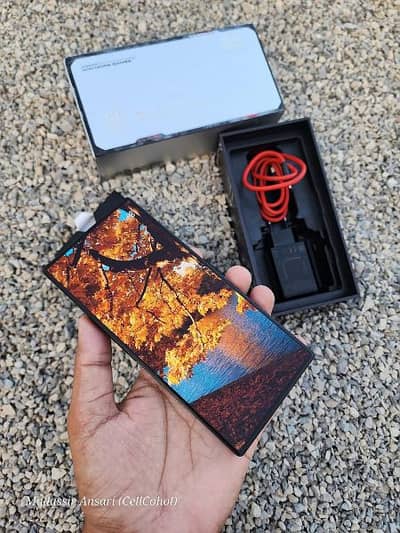 the magic 8S pro 12 /256 GB 03214524813 My WhatsApp number