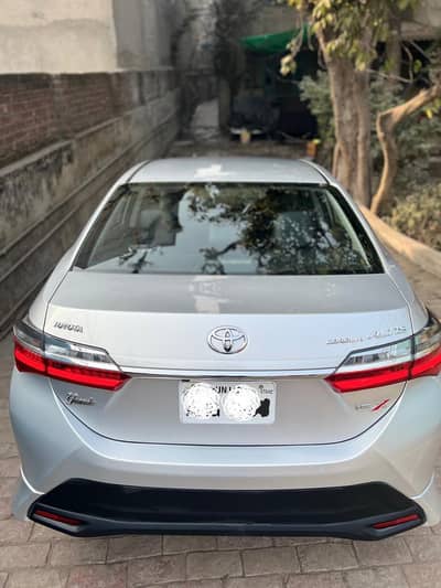 toyota corolla altis Grande X CVT-1.8 Black interior