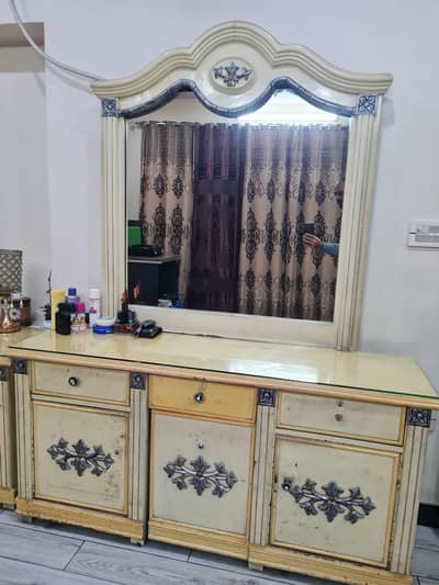 Dressing and side tables for sale