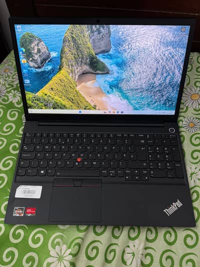 Lenovo Thinkpad E15 Ryzen 5 (6-Core) 15.6 4K Display 2GB Graphic 8/256
