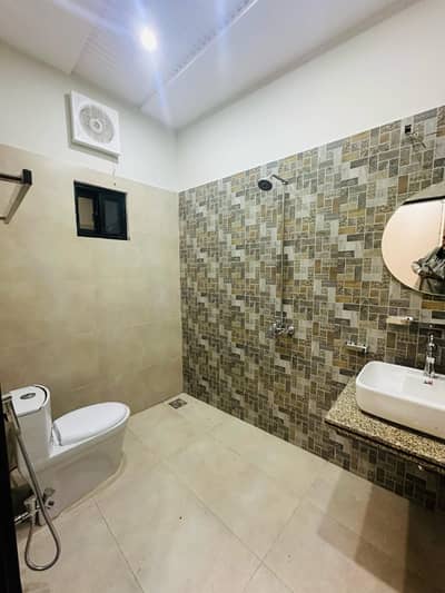 4 MARLA UPPER PORTION FOR RENT IN HIGH COURT SOCIETY PHASE 2 NEAR COLLEGE ROAD LAHORE