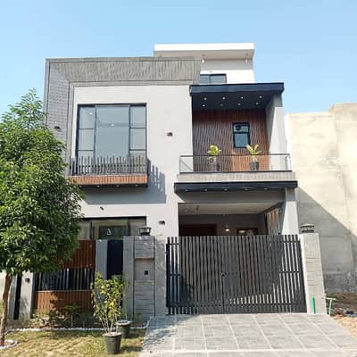 University Town 5 Marla House For Sale