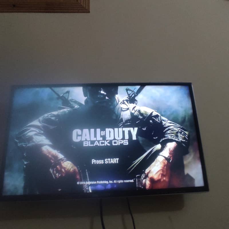 xbox 360 with controller 0