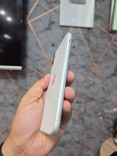 iPhone 11 128gb memory contact my WhatsApp num 03242758478