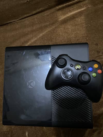 XBOX 360 E SLIM
