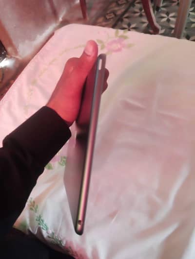 ipad 9 generation 64gb with charge condition good