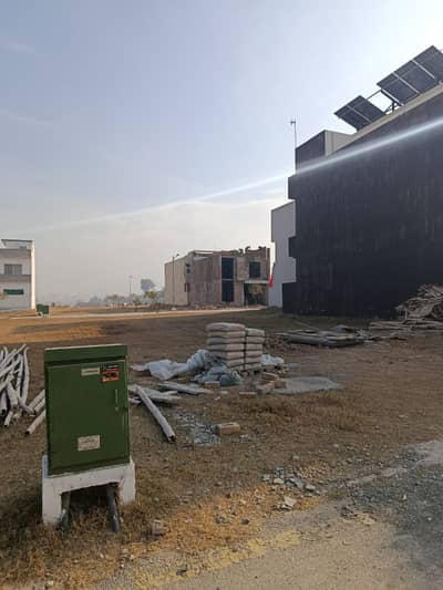 5 marla plot for sale in ARC Facing faisal hills Block A