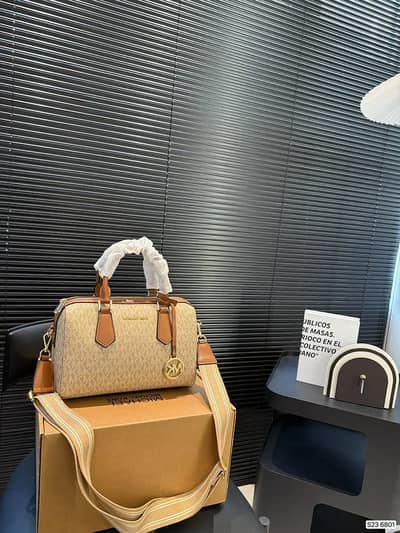 MK Handbag - Like New | Original Look