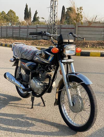 03212117313_APL CG125 2025 Model Black 10/10 condition