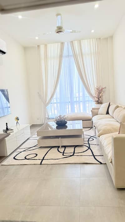 2 BED LUXURY FURNISHED SKY PARK ONE FOR RANT IN GULBERG GREEN