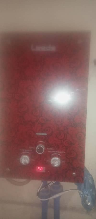 instant gyeser good condition