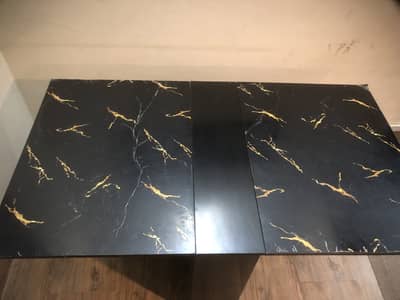 Foldable dining table