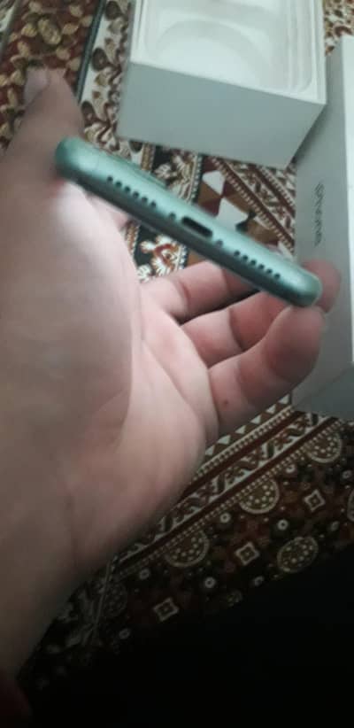 iPhone 11 pta approved 128gb with box