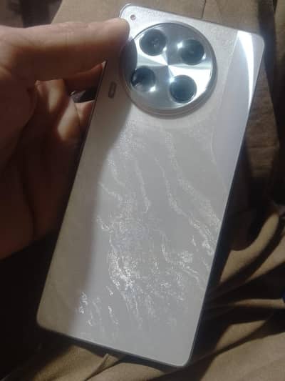 tecno camon 30 loeww edition 8+8 256GB