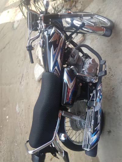 honda 125 for sale urgent 03080769865 contanct nmbr