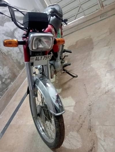 honda CD 70 total genuine saaf Tanki tapa