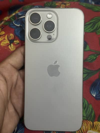 iPhone 15 pro max 256gb Natural titanium.    { 11,12,13,14,15,16}