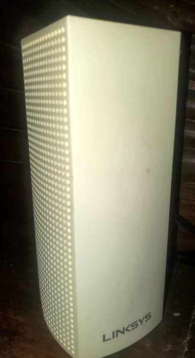 linksys wifi router . model No. . wHW03 v2