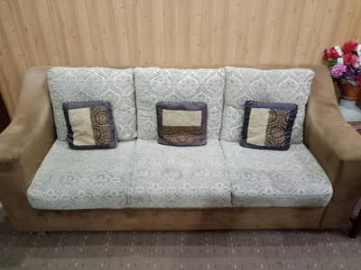 Comfortable and very reliable sofa set