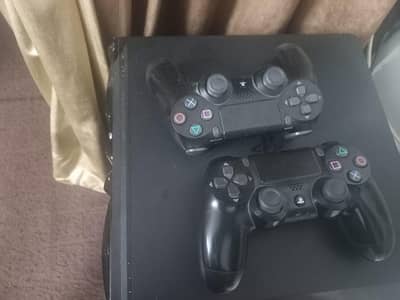 ps4 slim with 4 games