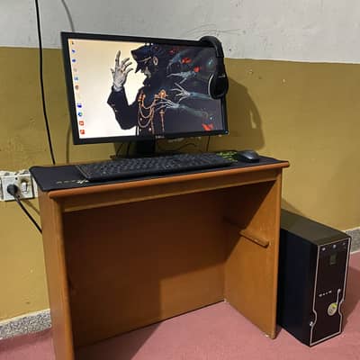 Complete PC Set Core i7 with 22 inch LCD, Mouse, Keyboard, Headphone