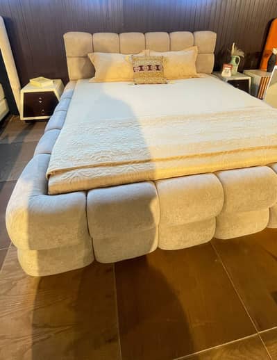 Double bed / bed set / wooden bed / bed / Furniture / King size bed