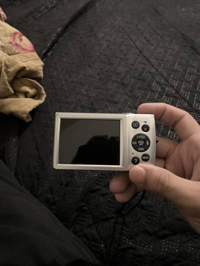 Canon ixus 145 digital camera