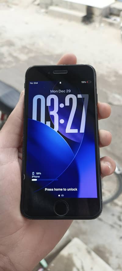 I Phone Se 2020 64GB MDM Non Pta Waterpack 10/10 Condition