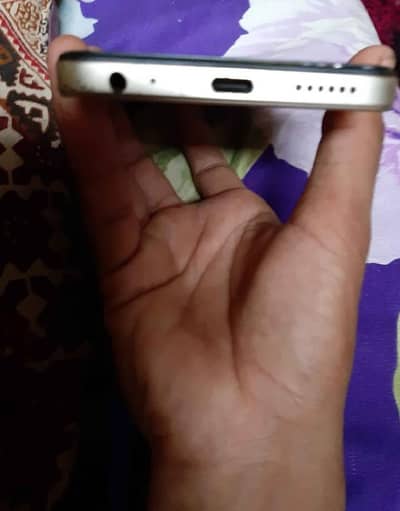 used h 10/9 condition h techno spark 20c 4+4 gb ram 128 gb rom