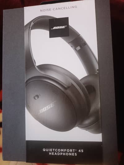 BOSE Quitecomfort Ultra 45 Headphones Brand New