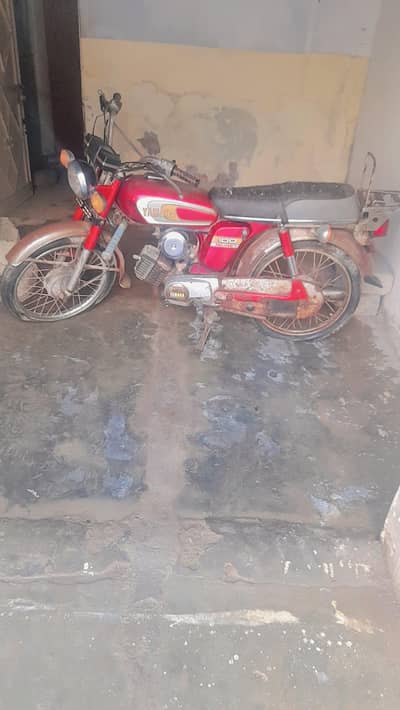 Yamaha 1988 Model For Sale. . .