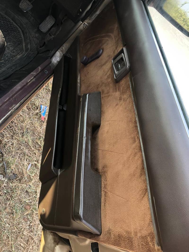 اندرونی جینون اچھی حالت میں ہے اےسی سٹارٹ انجن گیر کلیر ٹائر نے 5