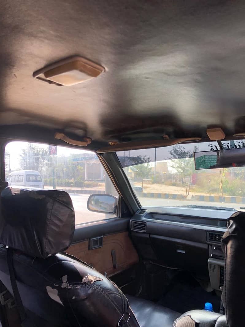 اندرونی جینون اچھی حالت میں ہے اےسی سٹارٹ انجن گیر کلیر ٹائر نے 6