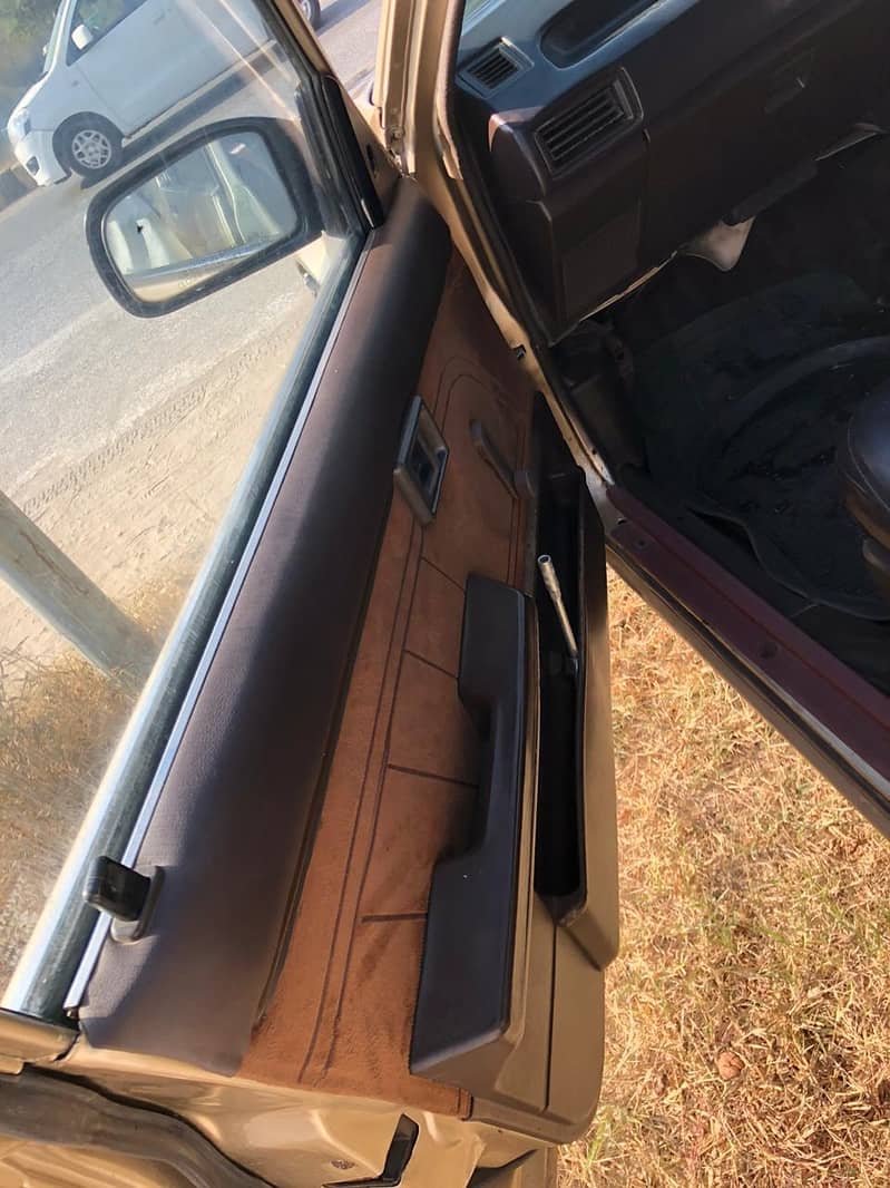 اندرونی جینون اچھی حالت میں ہے اےسی سٹارٹ انجن گیر کلیر ٹائر نے 7