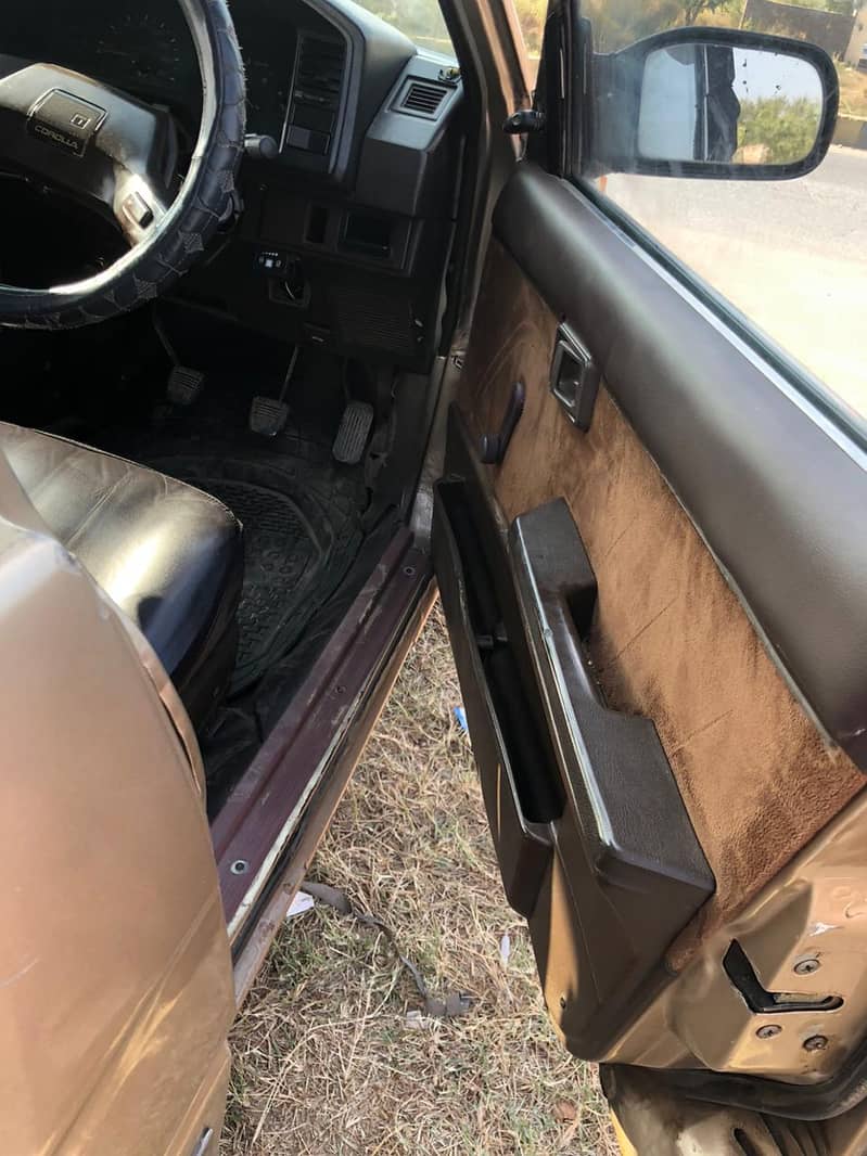 اندرونی جینون اچھی حالت میں ہے اےسی سٹارٹ انجن گیر کلیر ٹائر نے 9