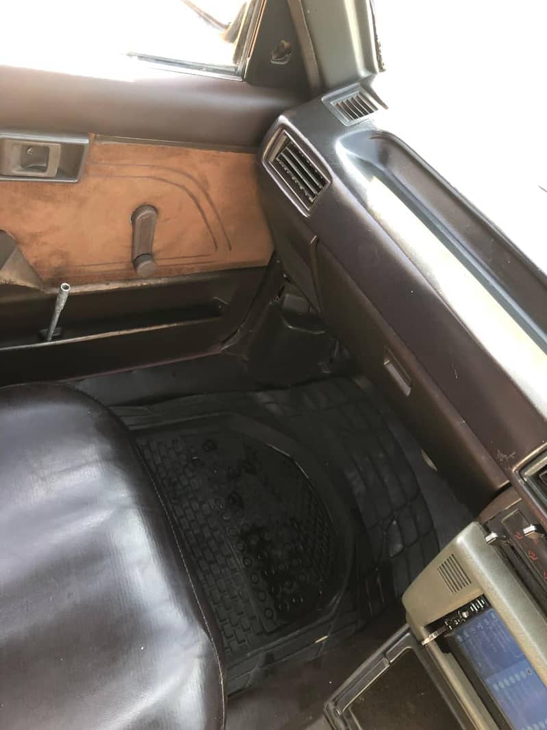 اندرونی جینون اچھی حالت میں ہے اےسی سٹارٹ انجن گیر کلیر ٹائر نے 15