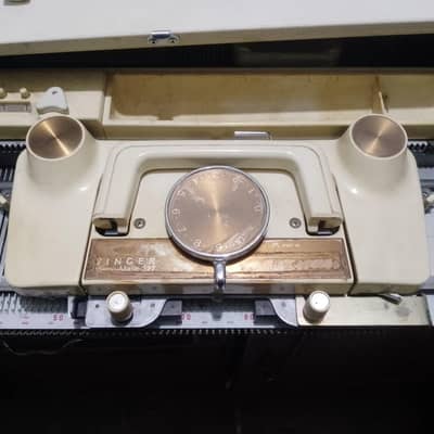 singer knitting machine