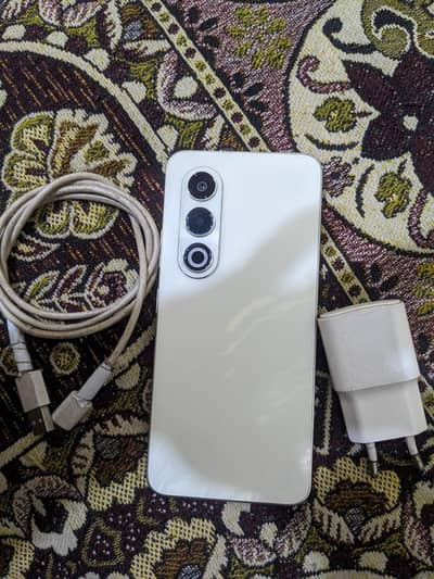 itel s25 phone or charger. . box nai ha Whatsapp number 03278782880