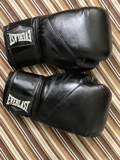 EVERLAST BOXING GLOVES 12 OZ. HIGH QUALITY
